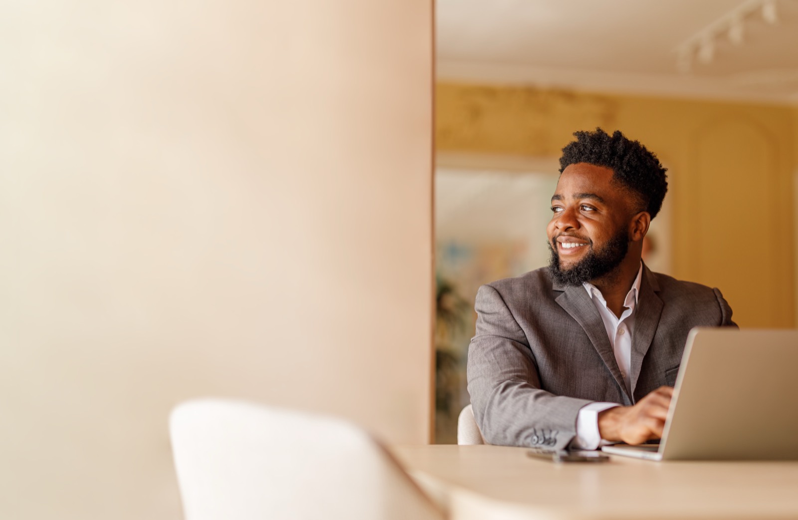 Day Office vs. Private Office in West Palm Beach: Which Fits Your Business?